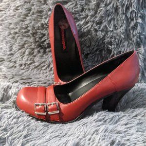 NWOT Blood Red Bongo Heels Size 8.5